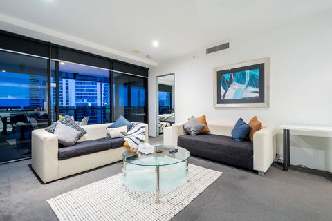 Stunning Views - Hotel Stay On Cavill - Level 24 - Accommodation Daintree 3