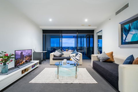 Stunning Views - Hotel Stay On Cavill - Level 24 - Accommodation Daintree 2