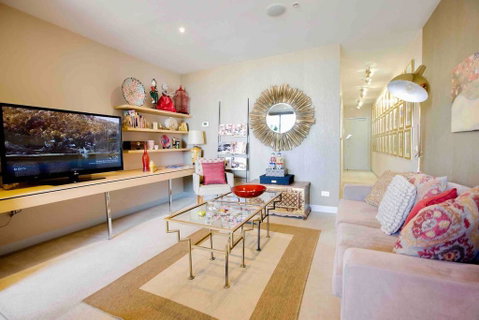 Stylish 1 Bedroom Apartment Amazing City Views - Accommodation Daintree 2