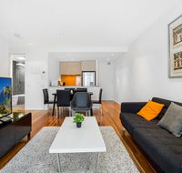 Stylish Apartment With Large Balcony and Parking - Accommodation Daintree