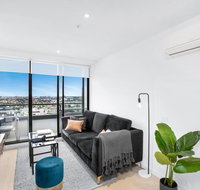 Stylish One-Bed Apartment With Balcony and Parking - Accommodation Daintree
