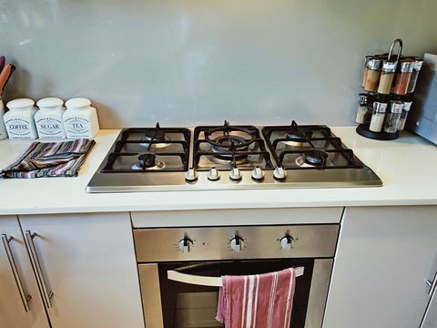 Stylish Private Bathroom-Luxurious Modern Big Home - Accommodation Daintree 1
