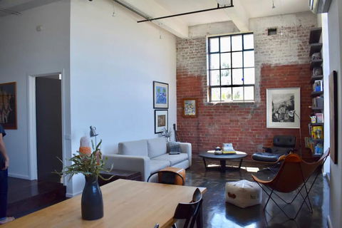 Stylish Warehouse Conversion In The Heart Of Fitzroy - Accommodation Daintree 0