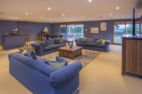 Sugar Shack - Character Family Home Right On The Ocean - Accommodation Daintree 3