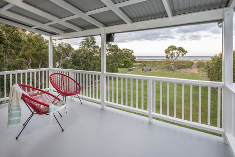 Sugar Shack - Character Family Home Right On The Ocean - Accommodation Daintree 0