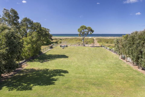 Sugar Shack - Character Family Home Right On The Ocean - Accommodation Daintree 2