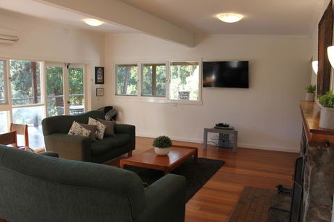 Sunny Corner Lake Eildon - Accommodation Daintree 3
