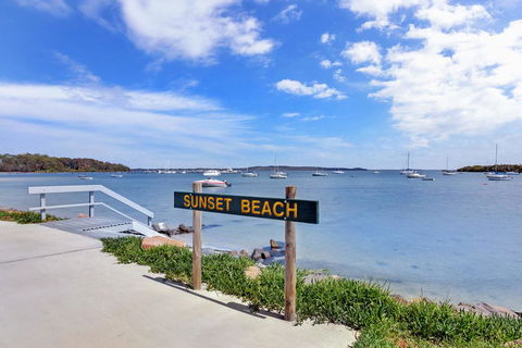 Sunset Court, Unit 1/3 Resthaven Avenue - Accommodation Daintree 0