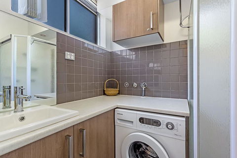 Sunset Court, Unit 1/3 Resthaven Avenue - Accommodation Daintree 1