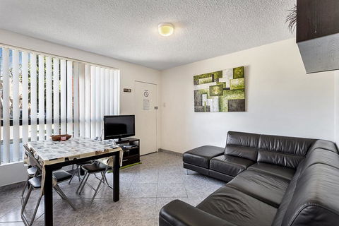 Sunset Court, Unit 1/3 Resthaven Avenue - Accommodation Daintree 3