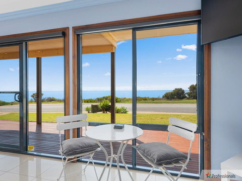 Sunset Cove Beach House - Accommodation Daintree 3