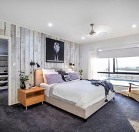 Sunset Penthouse Couples Retreat close to Airlie Beach Champagne on arrival - Accommodation Daintree