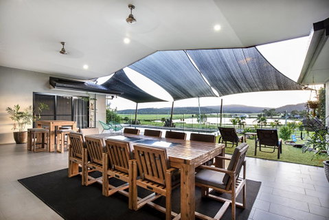 Sunset Retreat Airlie Beach Rural Getaway - Accommodation Daintree 3