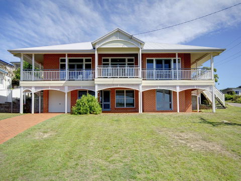 Surf Break - Fingal Bay - Accommodation Daintree 0