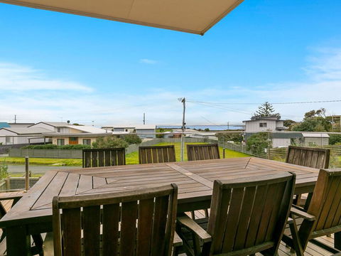 Swan Bay Views - Accommodation Daintree 3