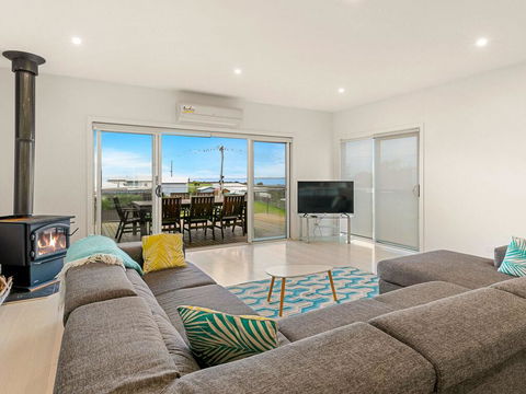 Swan Bay Views - Accommodation Daintree 1