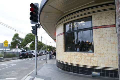 Sydney Park Hotel - Accommodation Daintree 1