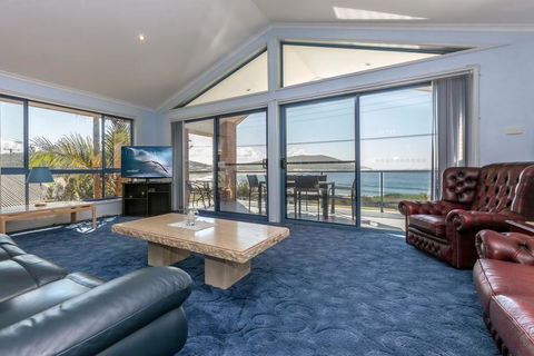Tah Villa, 1/68 Marine Drive - Accommodation Daintree 0