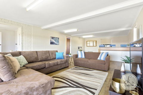 TASSIE SEASIDE SERENITY - L'Abode Accommodation - Accommodation Daintree 3
