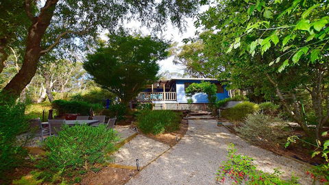 Teach Na Cairde - House Of Friends - Accommodation Daintree 0