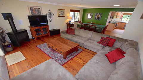 Teach Na Cairde - House Of Friends - Accommodation Daintree 1