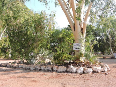 Territory Manor Motel & Caravan Park - Accommodation Daintree 2