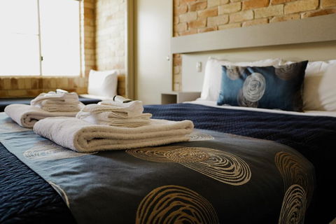 The Australian Hotel Motel - Accommodation Daintree 0