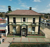 The Bank Guesthouse Glen Innes - Accommodation Daintree