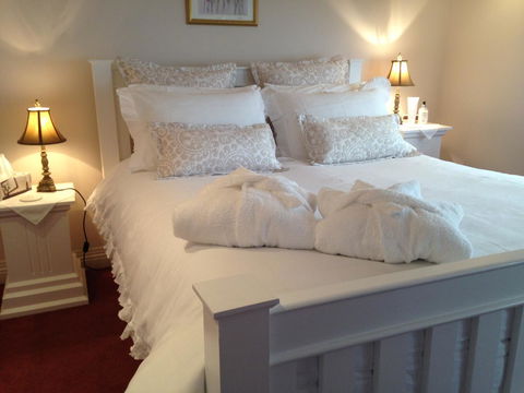 Ellie\'s Cottages - Accommodation Daintree 0