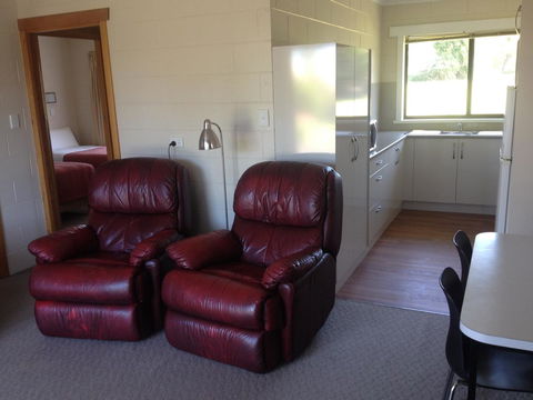 Willaway Motel Apartments - Accommodation Daintree 4