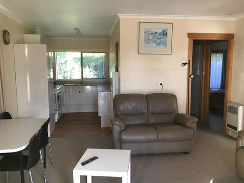 Willaway Motel Apartments - Accommodation Daintree 2