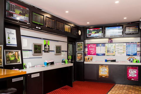 Edgewater Hotel - Accommodation Daintree 4