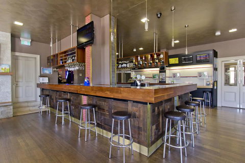 Deloraine Hotel - Accommodation Daintree 15