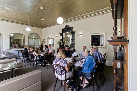 Deloraine Hotel - Accommodation Daintree 10