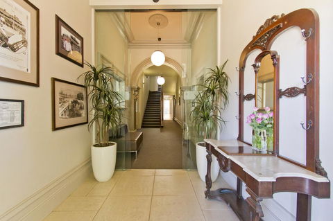 Deloraine Hotel - Accommodation Daintree 3