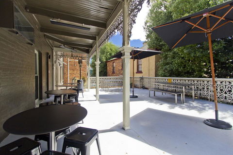 Deloraine Hotel - Accommodation Daintree 28