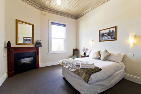 Deloraine Hotel - Accommodation Daintree 6