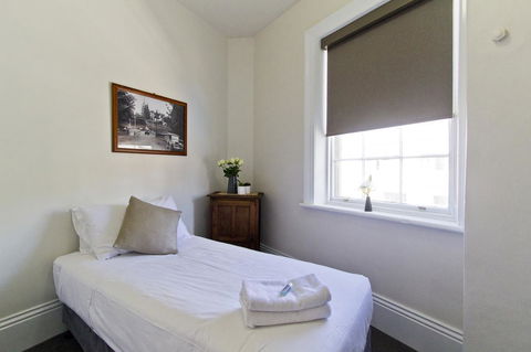 Deloraine Hotel - Accommodation Daintree 24
