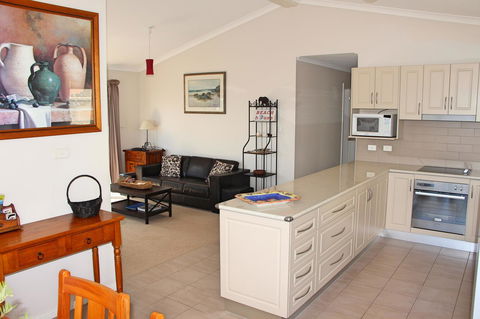 Front Row Beachfront - Accommodation Daintree 3