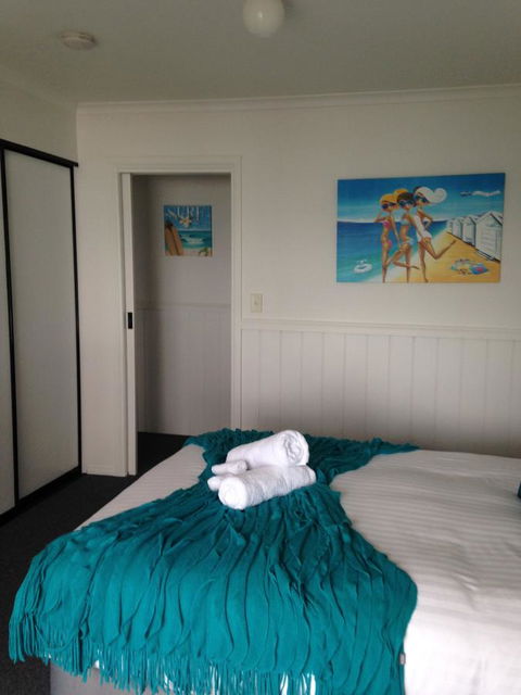 KINGFISHER COTTAGE Beachfront At The Binalong Bay - Accommodation Daintree 25