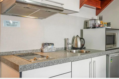 Battery Point Apartment With Car Park - Accommodation Daintree 7