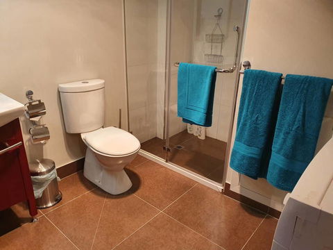 Battery Point Apartment With Car Park - Accommodation Daintree 16