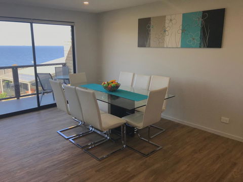 Self Contained Beach View Apartment - Accommodation Daintree 3