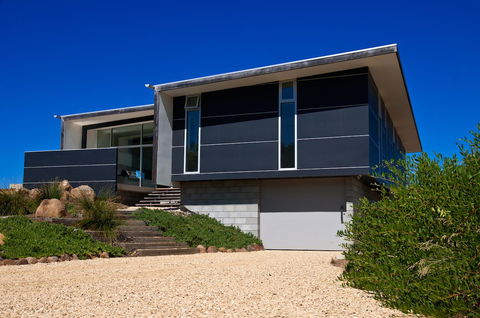 Cloudy Bay Beach House - Accommodation Daintree 2