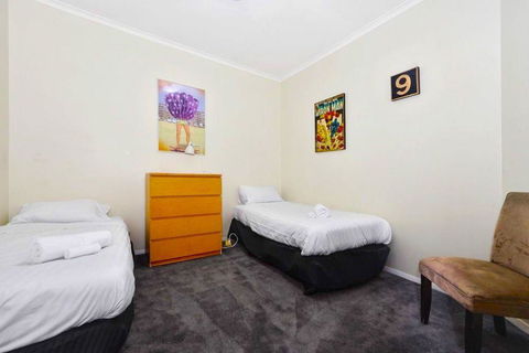 Launceston CBD Abode - Accommodation Daintree 6