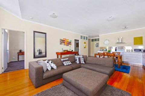 Launceston CBD Abode - Accommodation Daintree 3