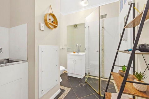 Launceston CBD Abode - Accommodation Daintree 5