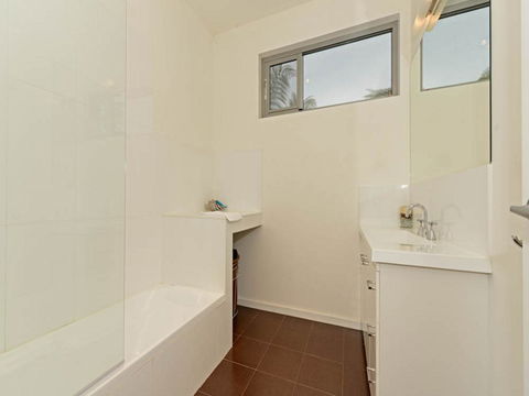 Cloudy Bay Lagoon Estate - Accommodation Daintree 15