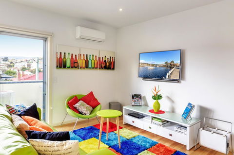 Bellerive Marina View Apartments No 28 - Accommodation Daintree 1