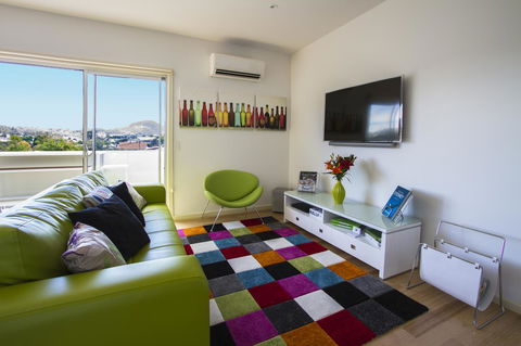 Bellerive Marina View Apartments No 28 - Accommodation Daintree 0